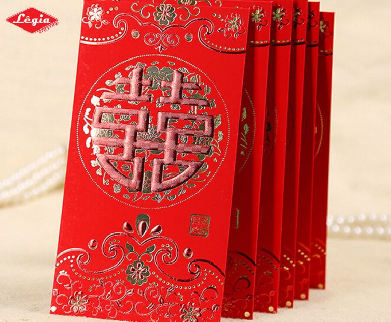 in phong bì đám cưới Mẫu in mang sắc màu truyền thống cho đám cưới
